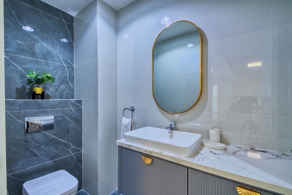 GLOBALSTAY. Azizi Royal Bay Apartments
