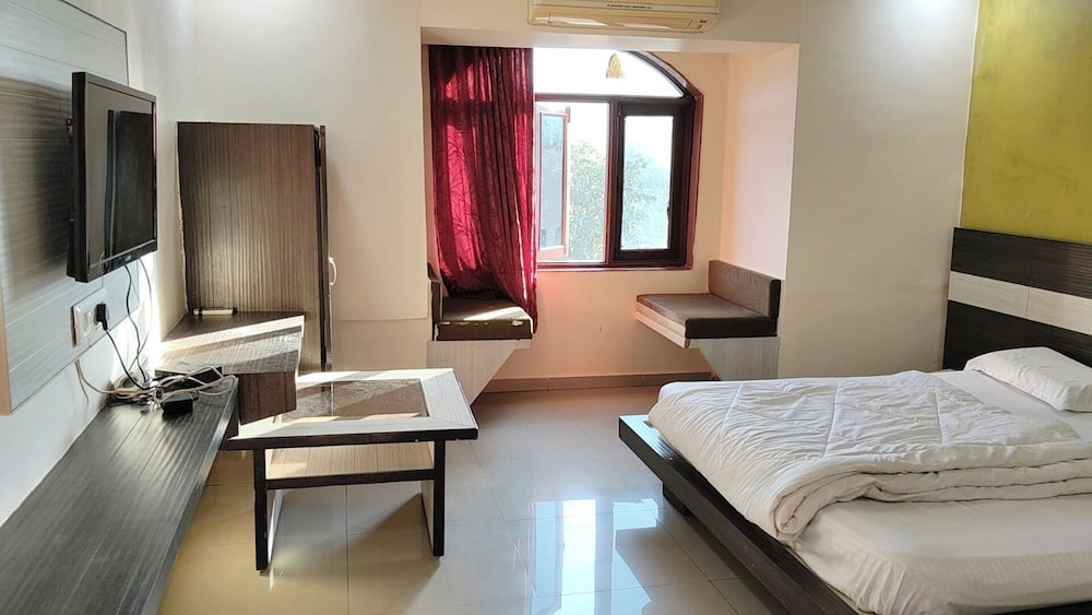 Mangal Murti Hotels Pvt. Ltd.