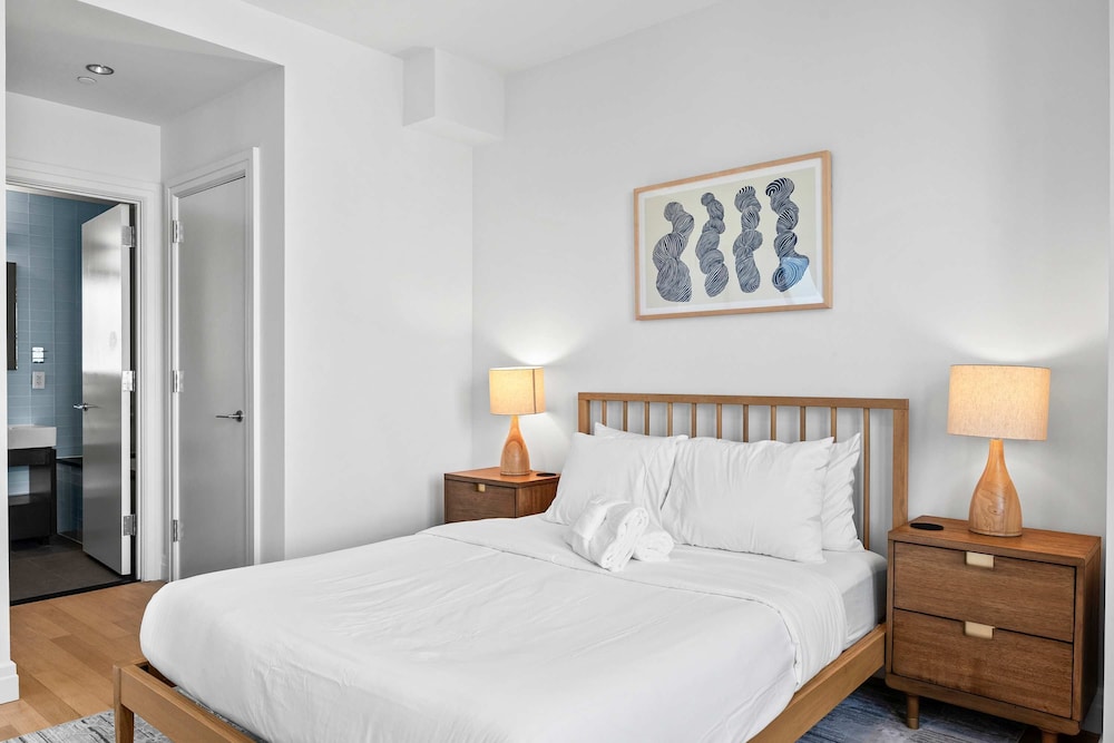 Forte Select Xxii by Rove 2BR Midtown West Apt