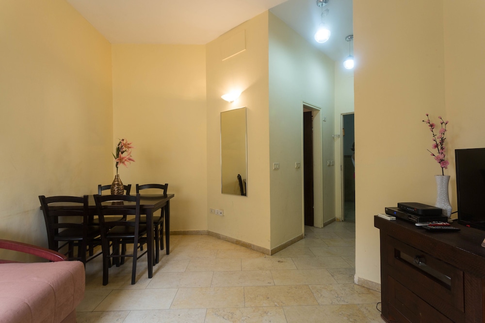 Apartment - Tel Aviv