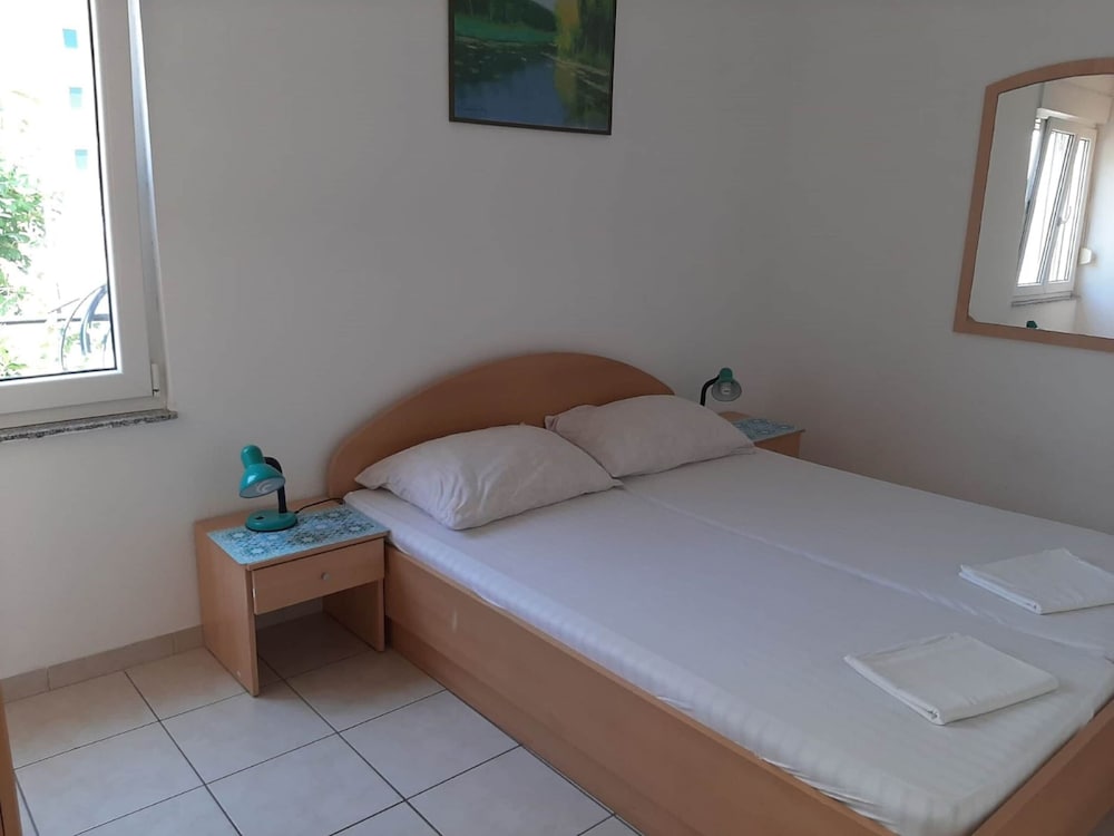 Peaceful Holiday Home in Okrug Gornji near Bocici Beach view 4