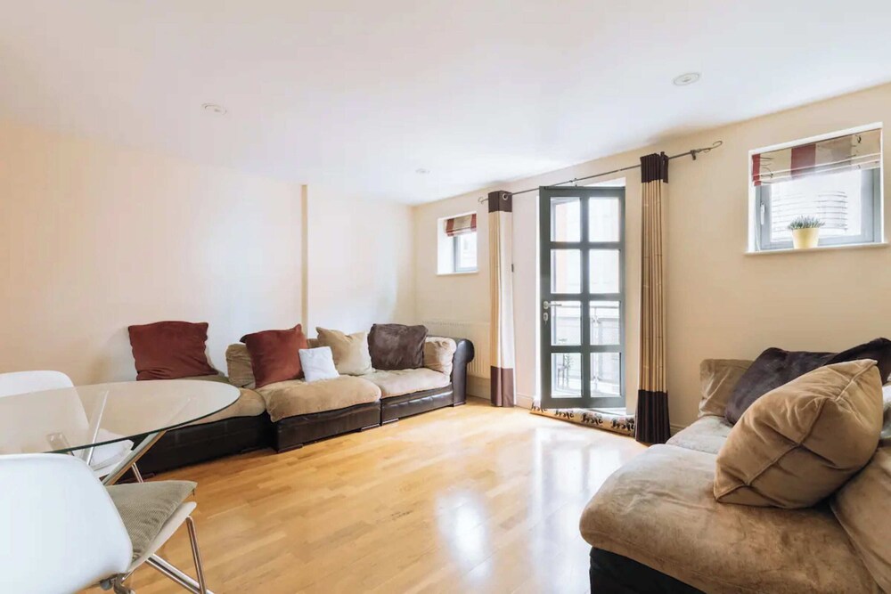 Central 2BD Flat - Redcliffe view 4