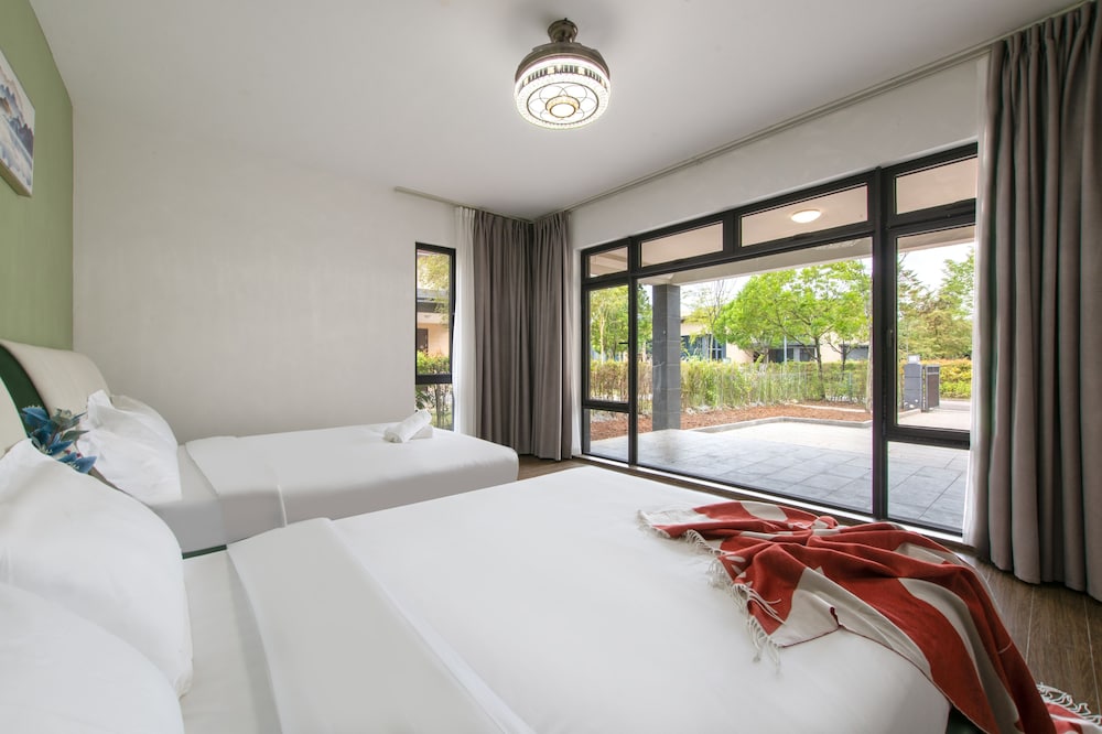 Forest City Golf Villa by A & Home Party