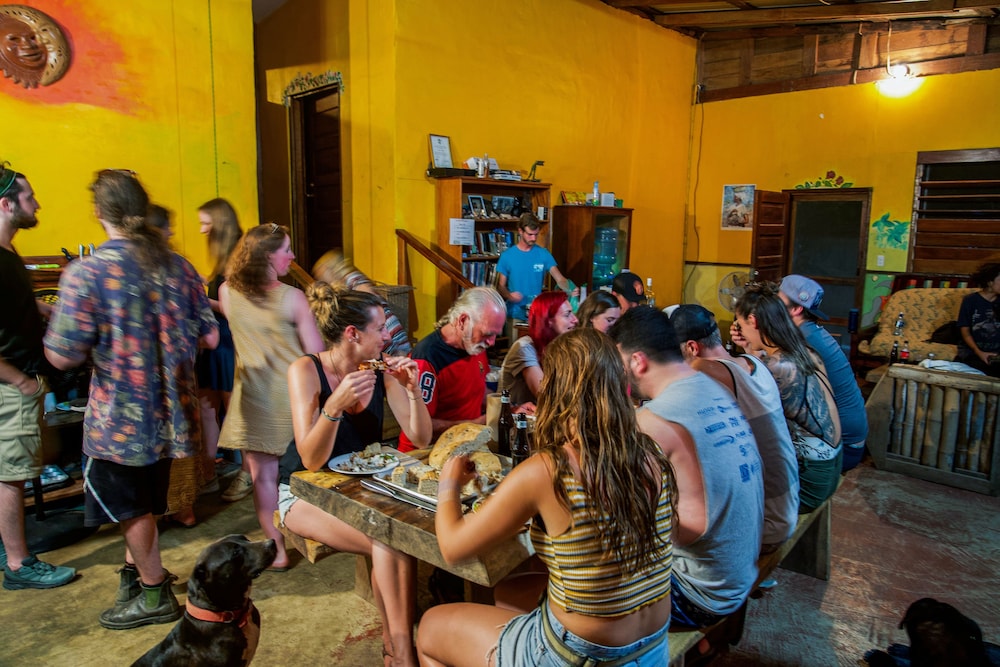Belize Vacations - Bella's Backpackers - Property Image 11