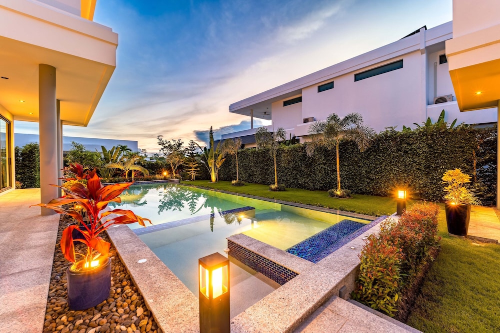 Luxury 6 Bed Private Pool Villa - LLW view 2