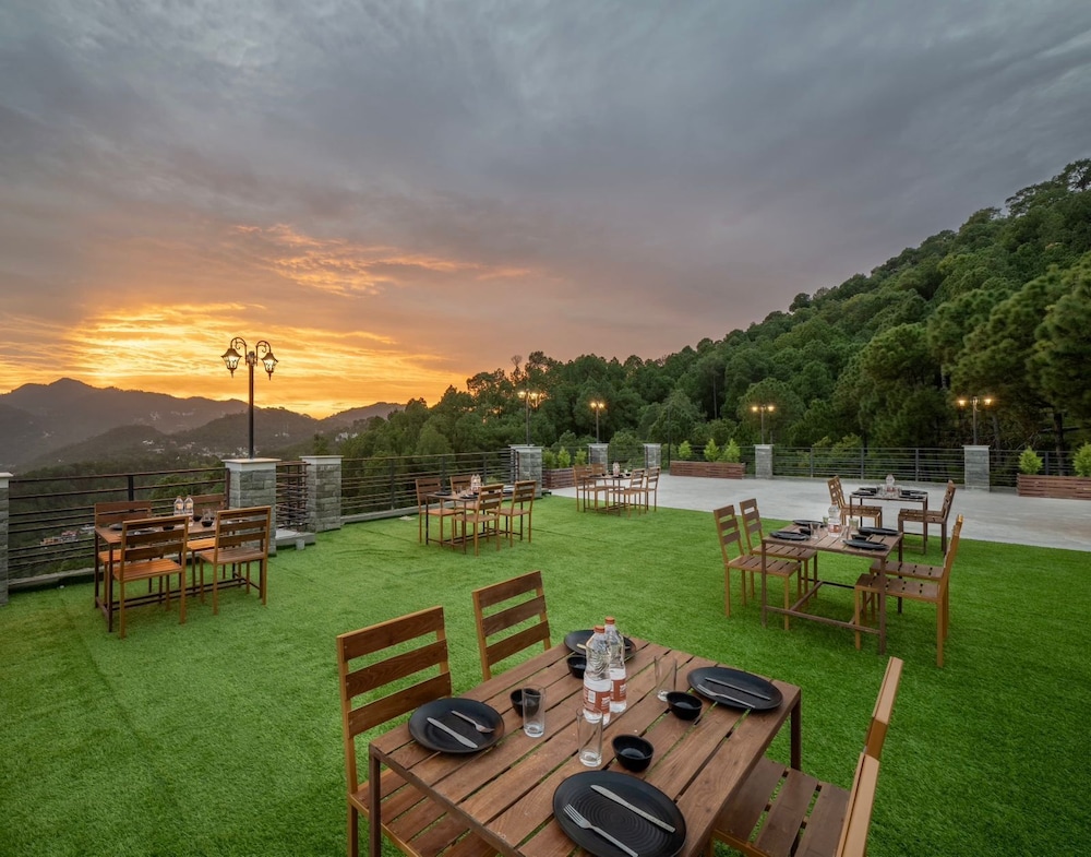 Mountain Breeze Hill Crest Kasauli