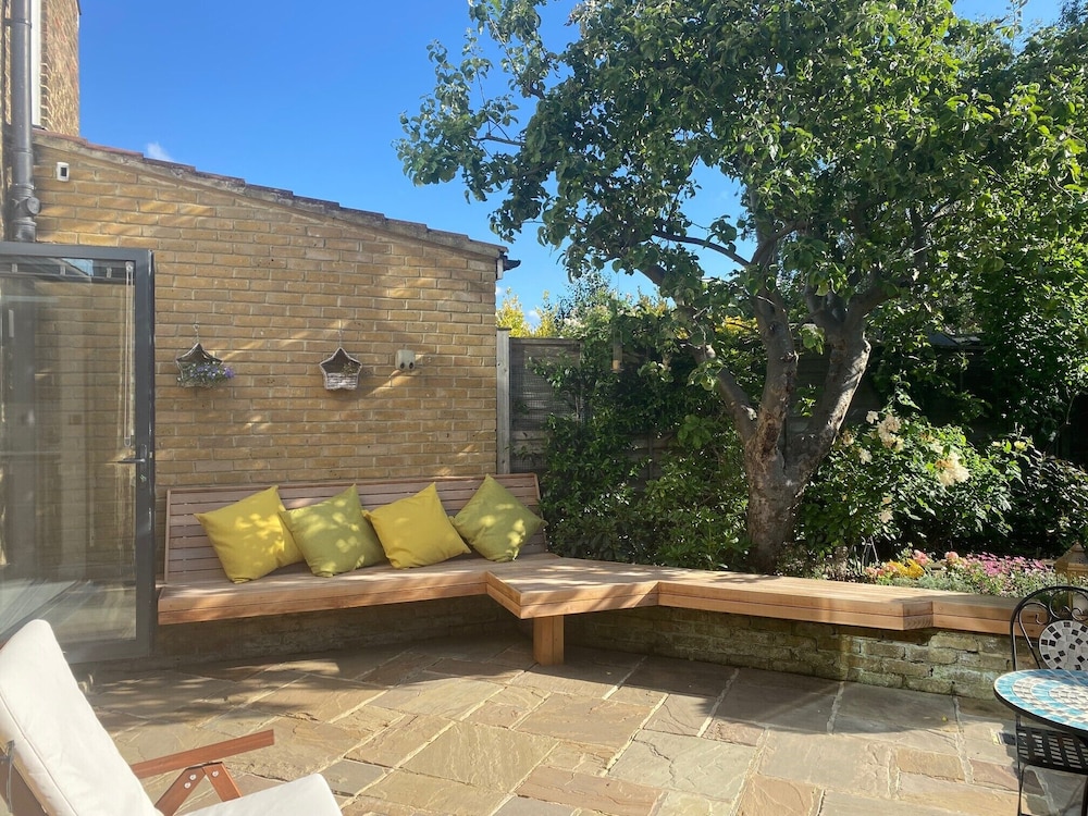 outdoor bbq area