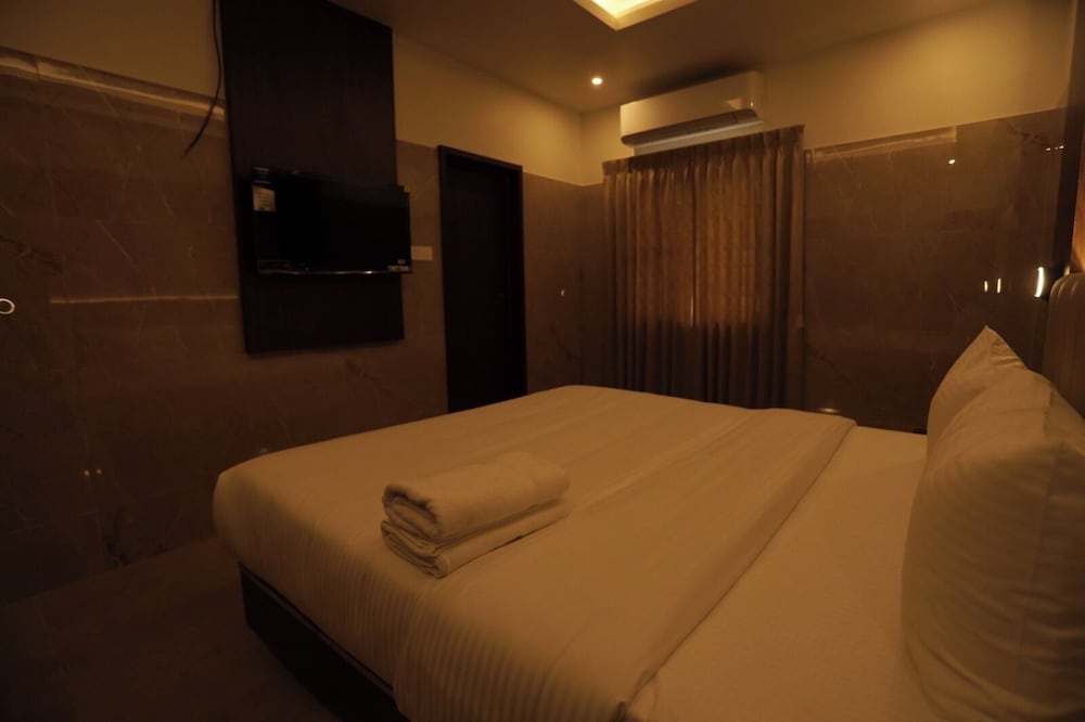 Arthana Residency Hotel