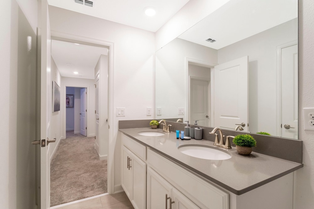 9332 SH - Champions Gate Unique Luxury 6BR