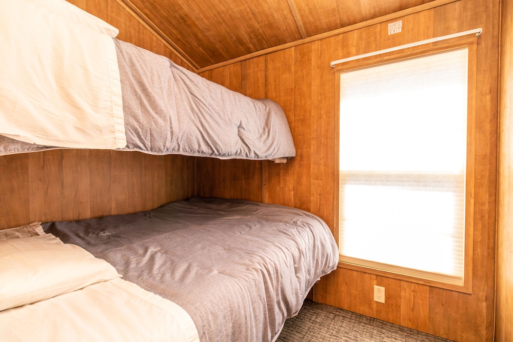 Parksville Vacations - Riverbend Cottages  RV Resort - Property Image 6
