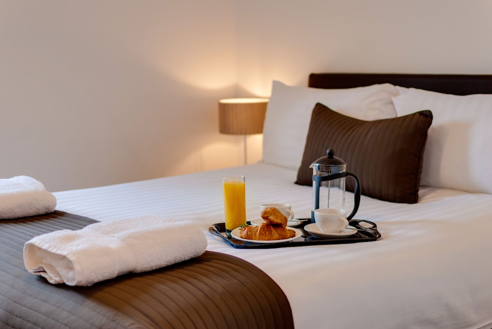 Base Serviced Apartments - The Docks view 2