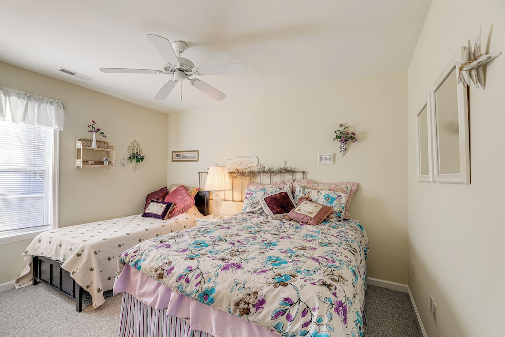 8 Mi to Beach: Ocean Pines Home Near Marina & Golf