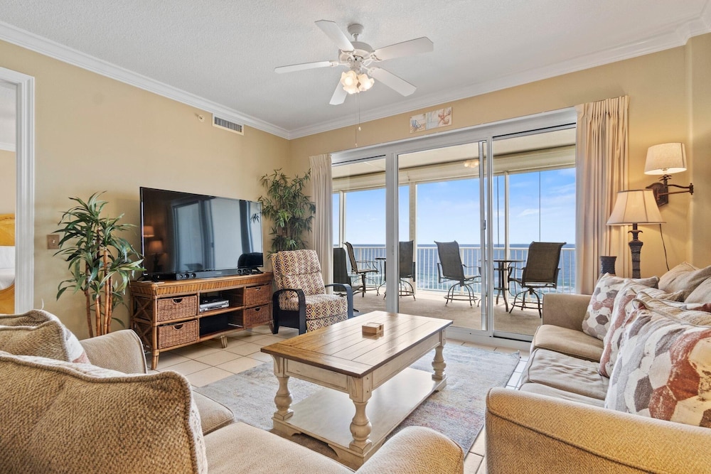 Regency Isle 710