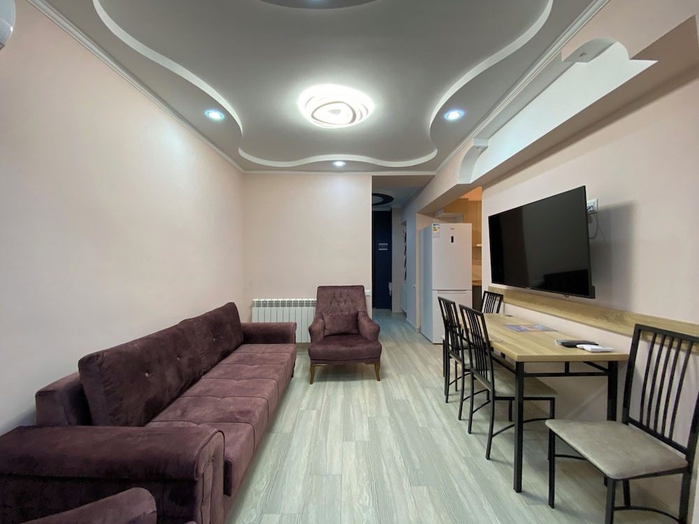 Apartment by Luxe Group SN100