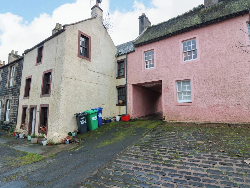 Wonderland Cottage