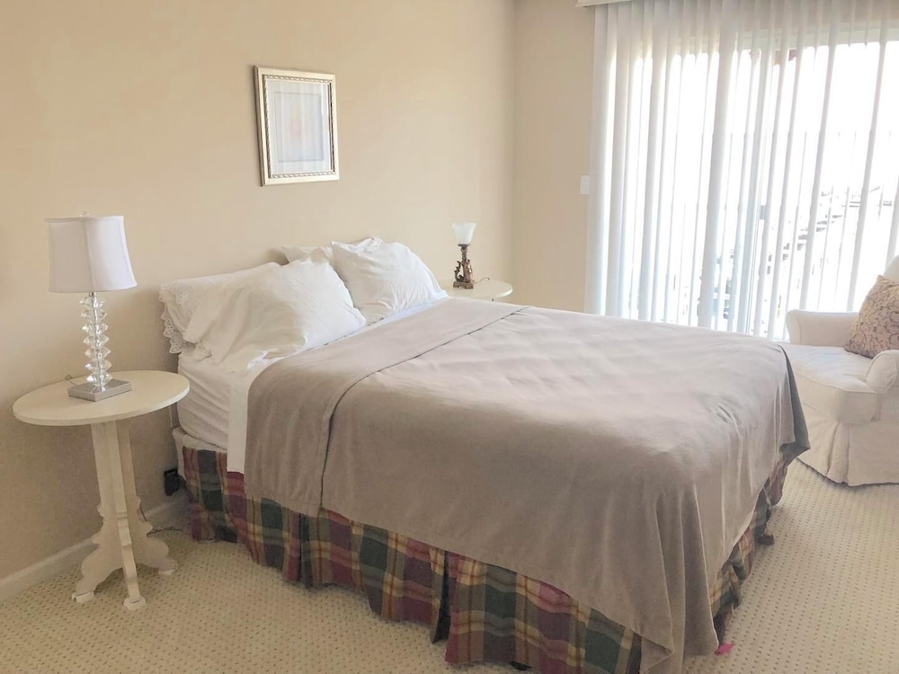 Collins Avenue 100 #309
