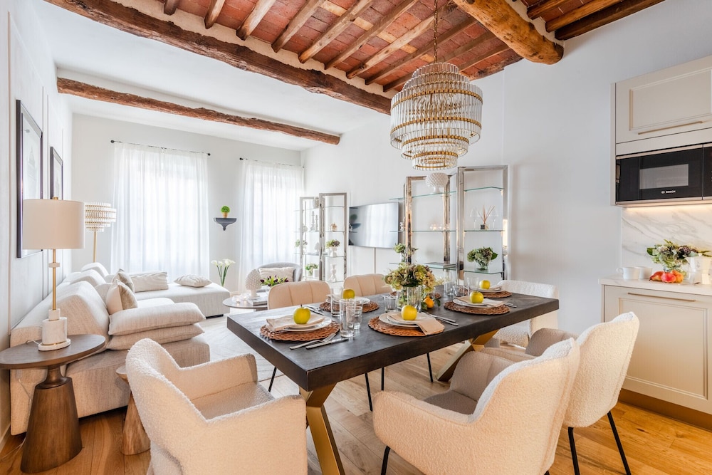 Casa Meg in Lucca With 3 Bedrooms and 2 Bathrooms