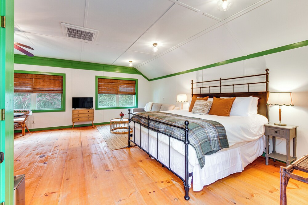 1 Mi to Beach: Lake Rabun Home w/ Carriage House