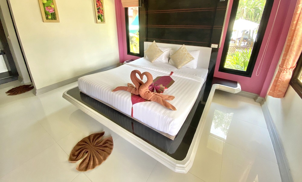 Lanta Emerald Bungalow