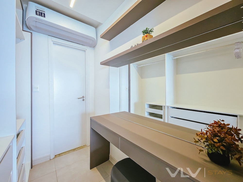 Art Studio by VLV Stays