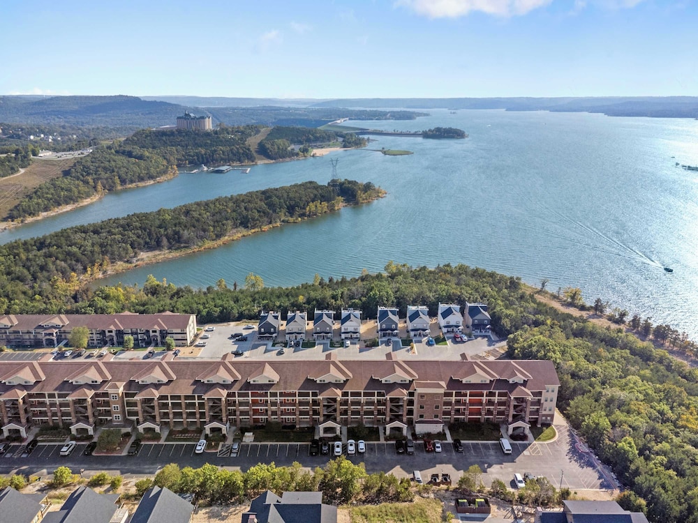 The Lakeview Penthouse 10ppl