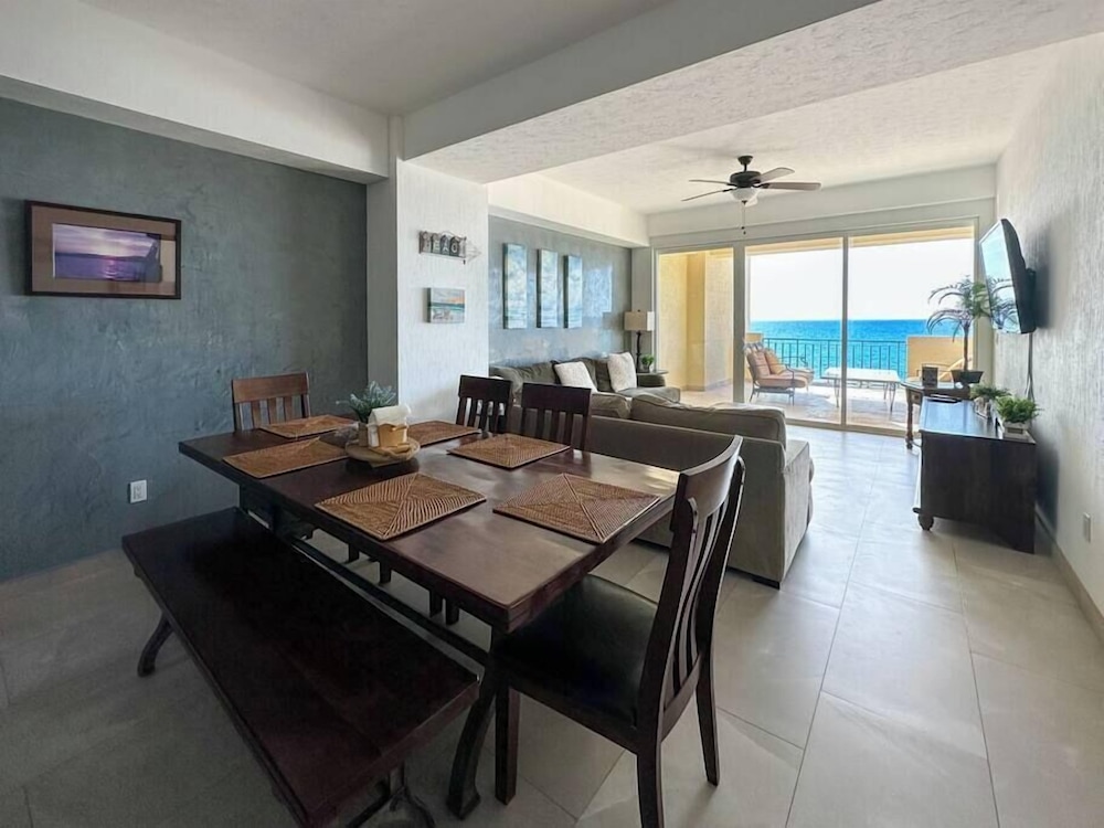 Family Friendly Condo With Oceanfront Views