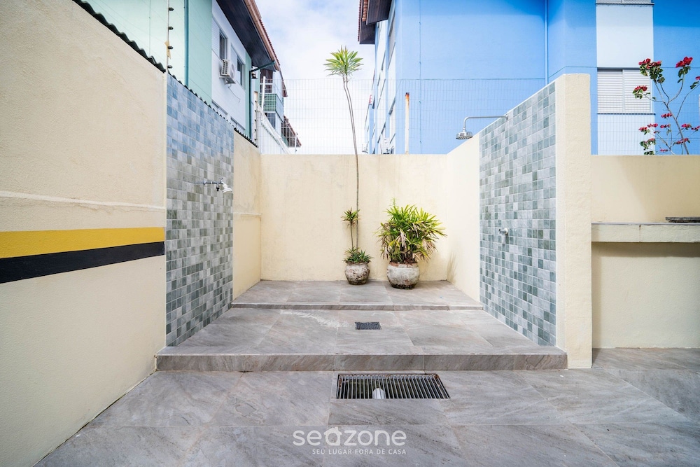Apt w/ Balcony & BBQ 450m From the sea Reh0203