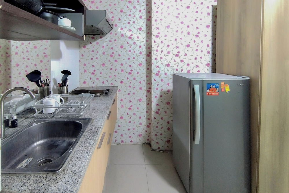 Comfy and Warm Studio at The Square Surabaya Apartment
