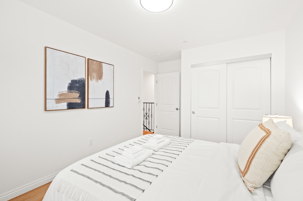 Cozy Modern Stay in Alhambra 30plus Days Welcome