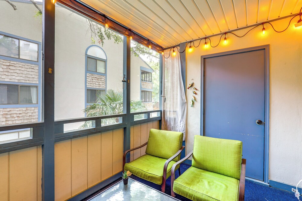 Steps to Shore + Pool Access: Myrtle Beach Condo