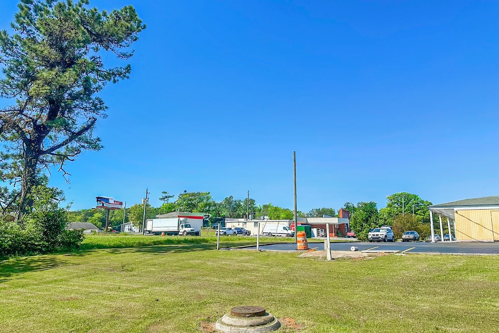 OYO Hotel Jonesboro Near Atlanta Airport
