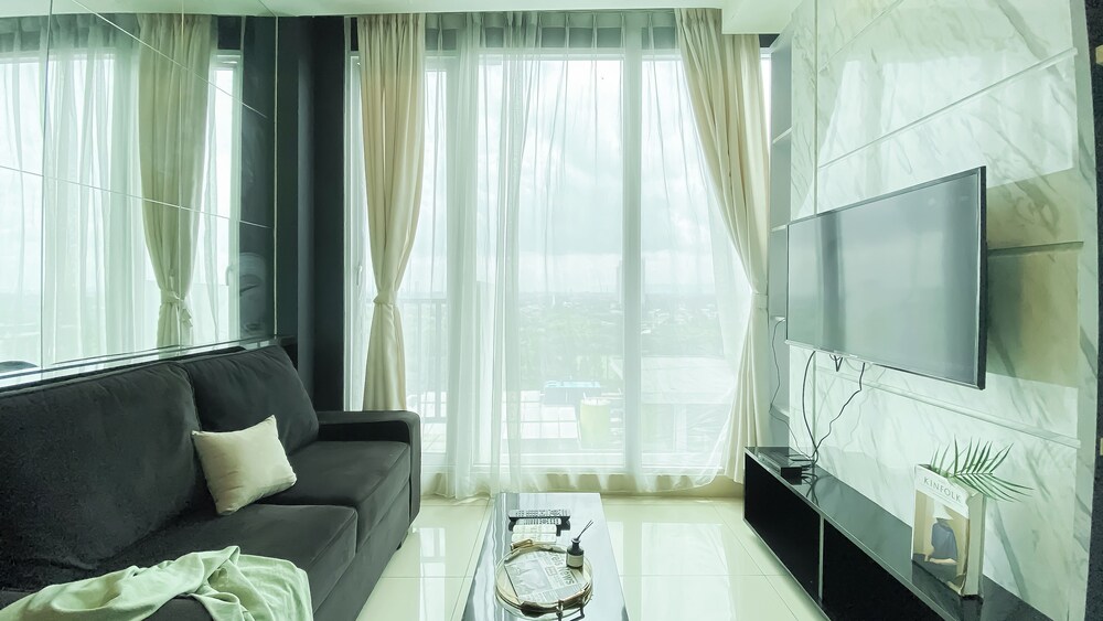 Spacious 1BR at Tree Park City BSD Apartment