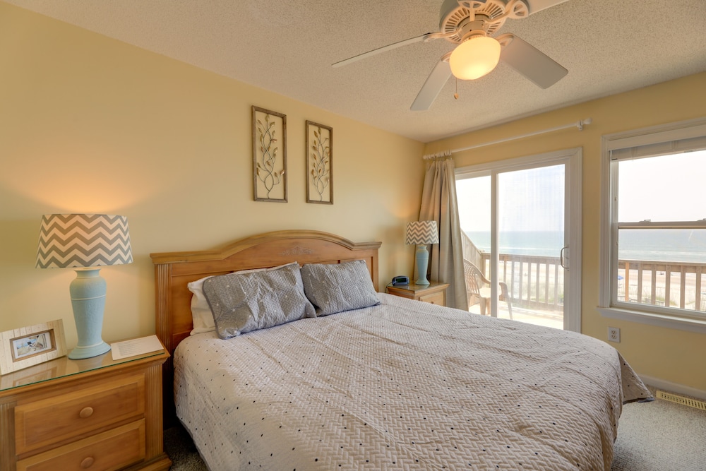 Oceanfront Emerald Isle Escape w/ Private Hot Tub! view 3