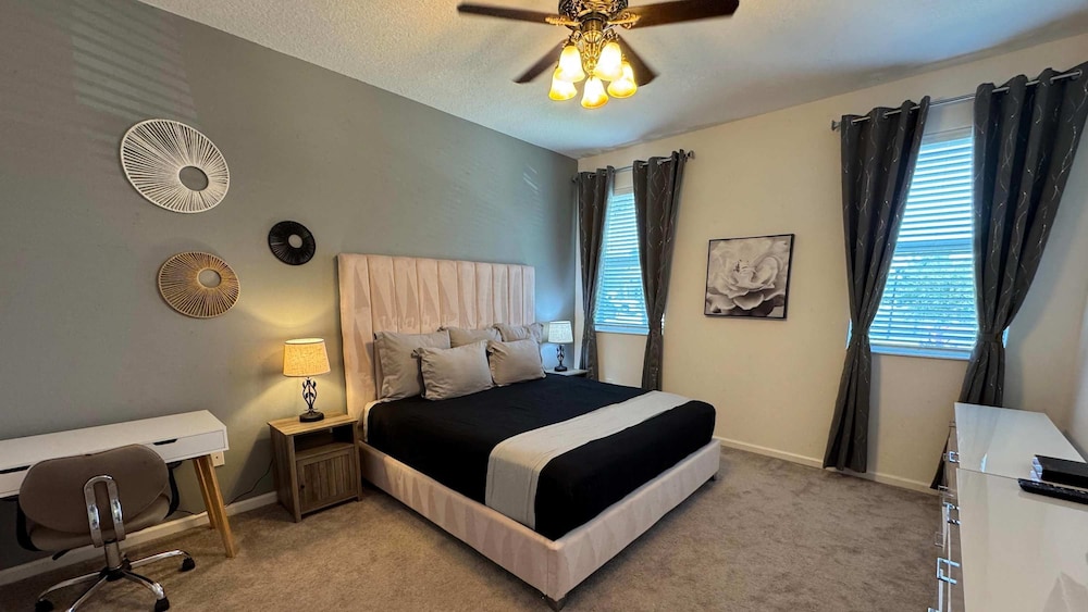 Family Friendly 12bd w Jacuzzi Veranda Palms 4401