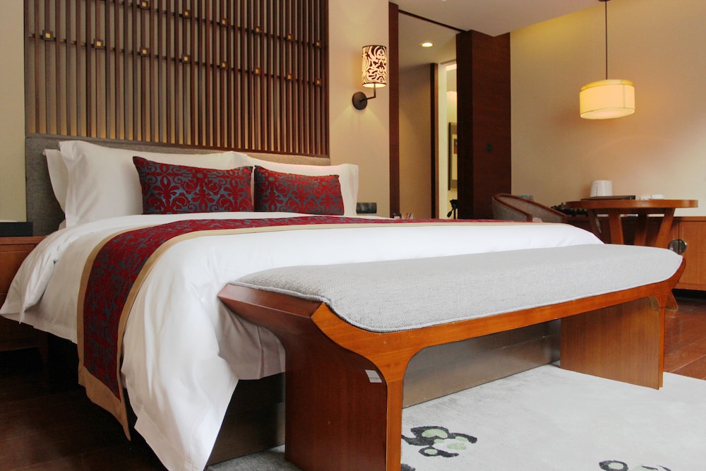 Crowne Plaza Yading by IHG