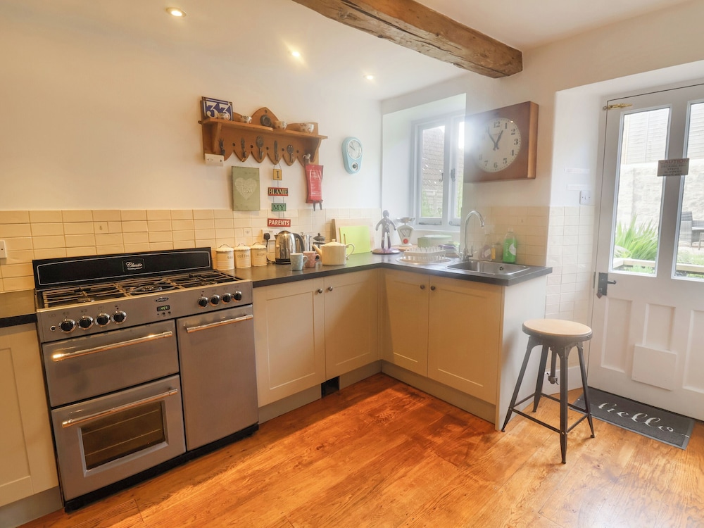 Coombe Street Cottage