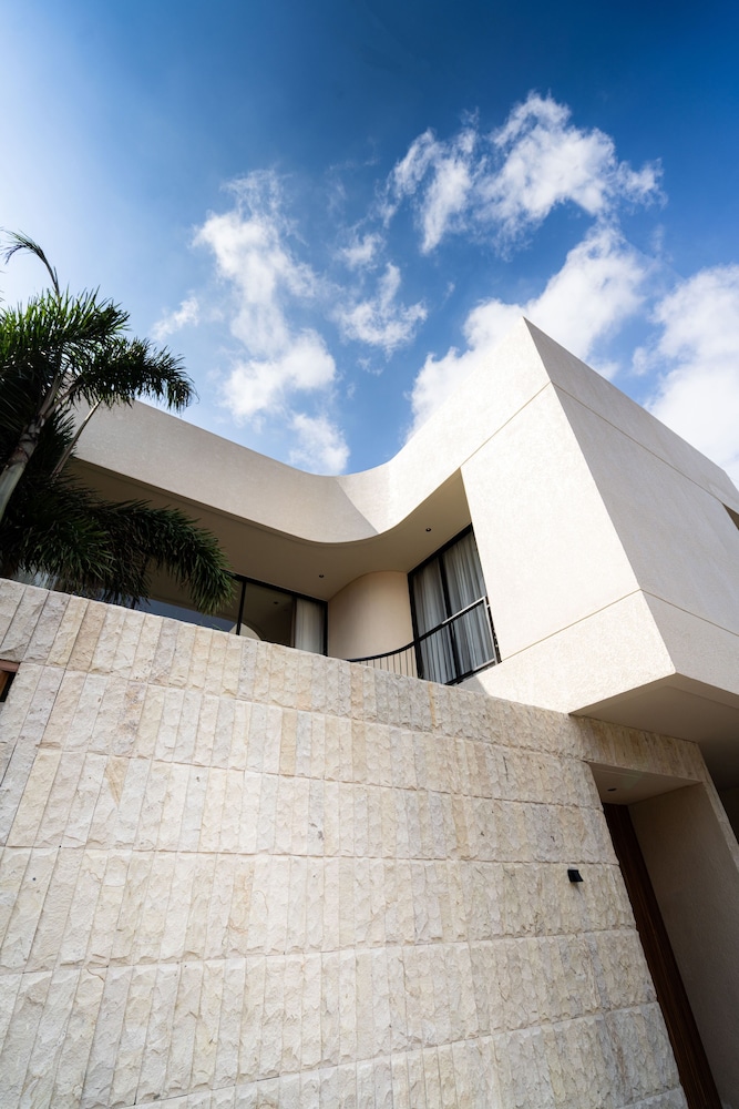 Saamu Private Luxury 3BR Villa with Pool