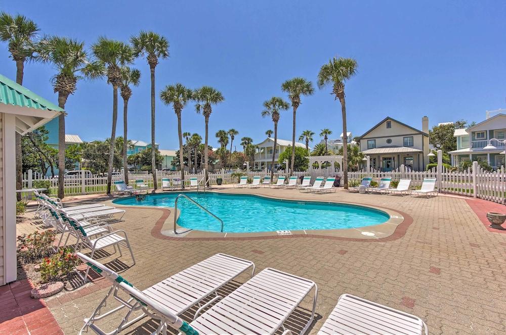 Grand Destin Getaway - Walk a Block to the Beach!