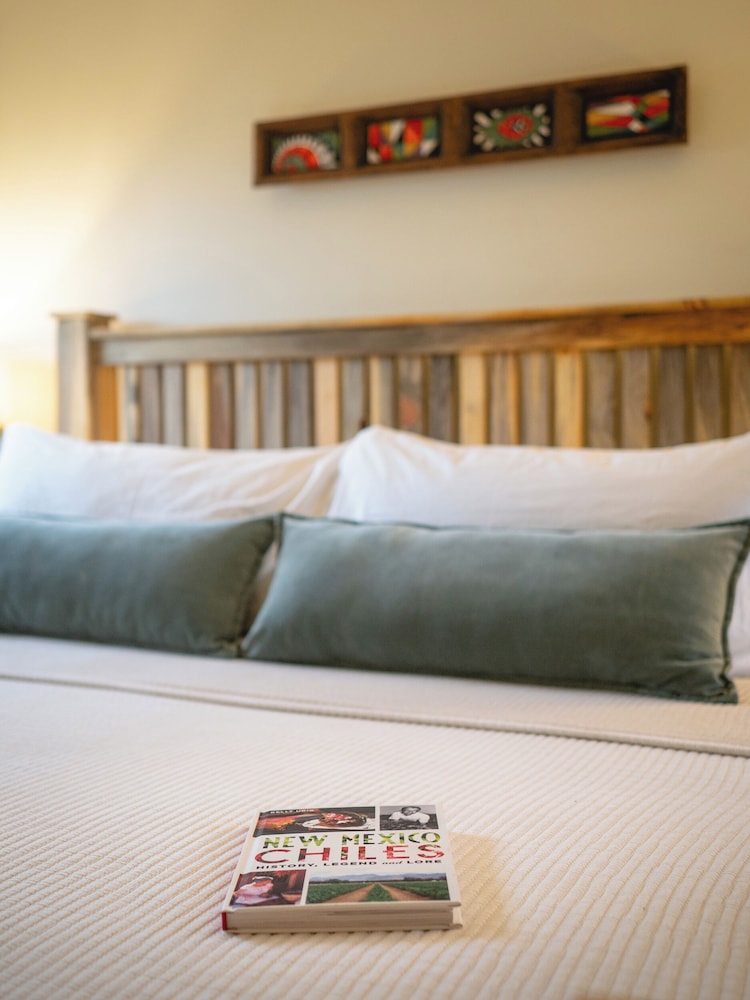 Hoosier Hot Springs & Inn