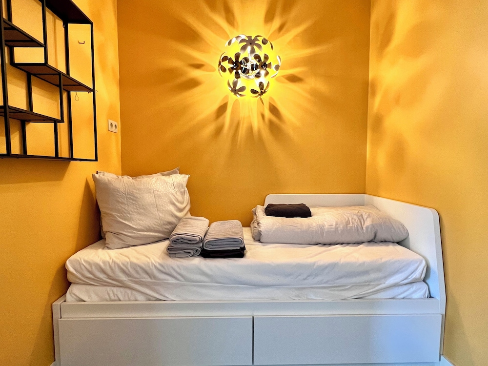 Beachfront & Sea View Sleeps 6