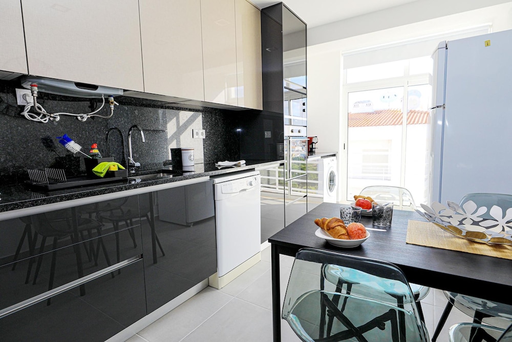 C23 - Parkway Entrance Apartment in Lagos