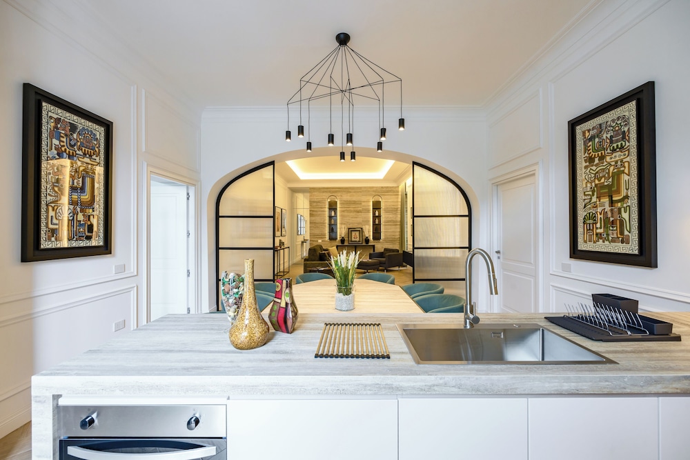 Chic Lifestyle Apartment