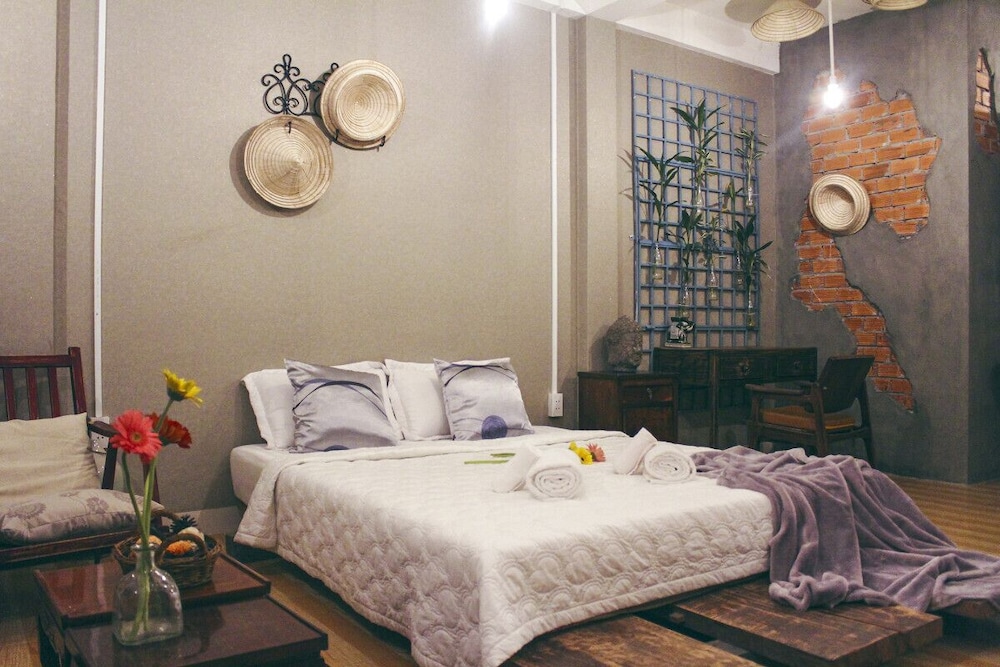 Nha Saigon