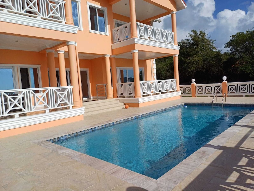 Belle View Royal Villa