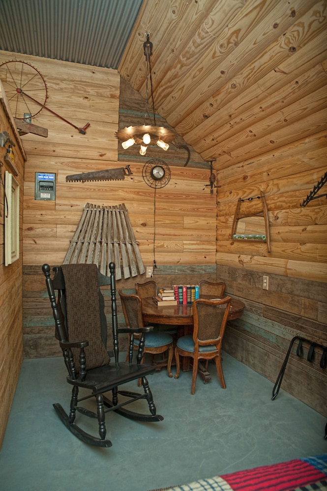 Yellow Rose Inn