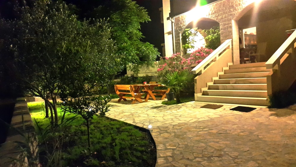Apartments Vrtlici