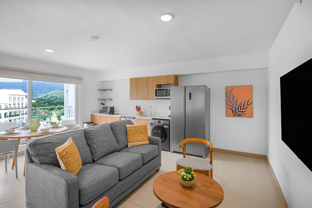 Upstay - New Condo in Jaco - 5 Mins From Beach
