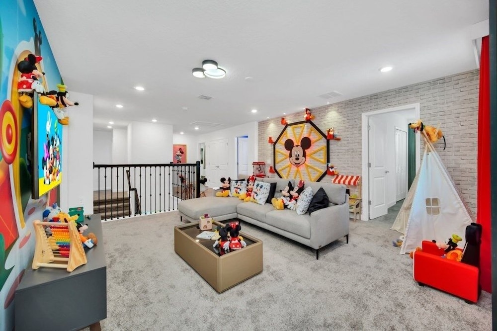 2900penolpe 9 Bedroom Home