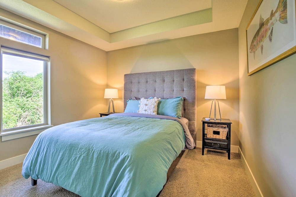 Luxe Coastal Haven w/ Bay Views & Hot Tub view 4