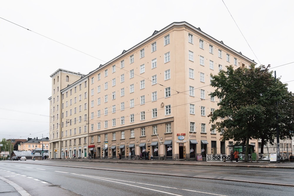 Modern Top-Floor Apt. in Helsinki